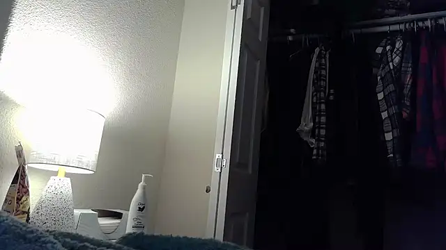 Snapshot of sclax38 chatting on December 28, 9:31 am sclax38 online show from December 28, 9:31 am