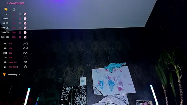 Snapshot of little_grinch666 chatting on March 7, 9:48 pm little grinch666 online show from March 7, 9:48 pm