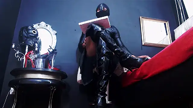 Snapshot of Mistress_dominick chatting on March 13, 10:43 pm Mistress dominick online show from March 13, 10:43 pm