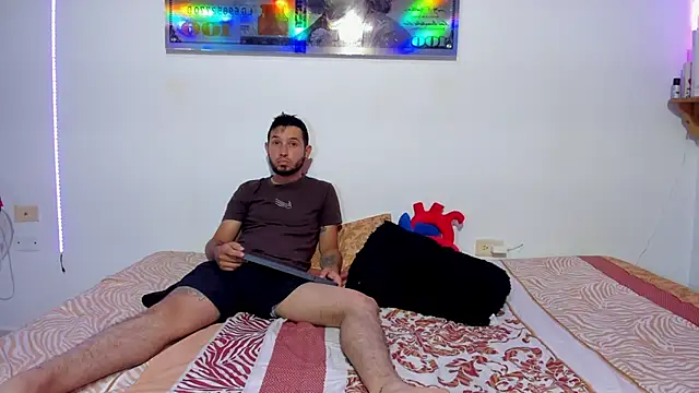 Snapshot of Bad_Couple_1 chatting on January 5, 7:28 pm Bad Couple 1 online show from January 5, 7:28 pm