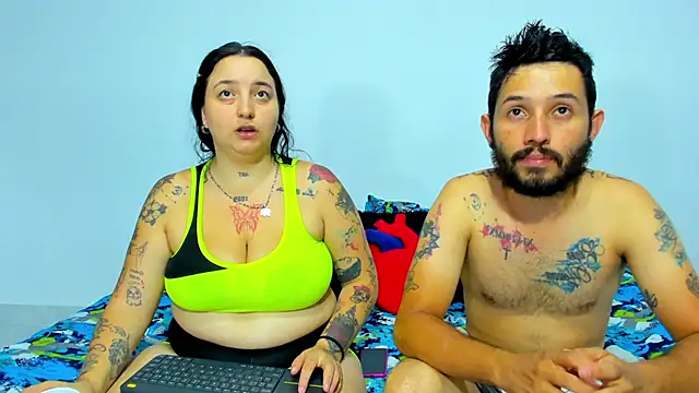 Snapshot of Bad_Couple_1 chatting on March 3, 4:14 am Bad Couple 1 online show from March 3, 4:14 am