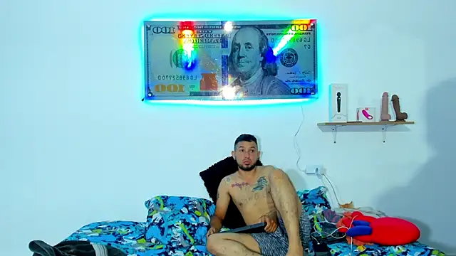 Snapshot of Bad_Couple_1 chatting on March 13, 10:47 am Bad Couple 1 online show from March 13, 10:47 am