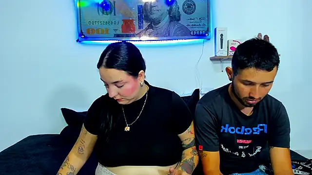 Snapshot of Bad_Couple_1 chatting on March 23, 1:31 am Bad Couple 1 online show from March 23, 1:31 am