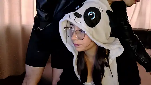 Snapshot of Alaia_sam chatting on March 19, 12:12 pm Alaia sam online show from March 19, 12:12 pm