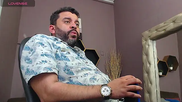 Santi Ruiz2 online show from January 10, 11:11 am