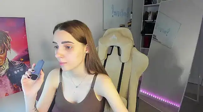   SilviaAbby   online show from January 18, 5:31 am