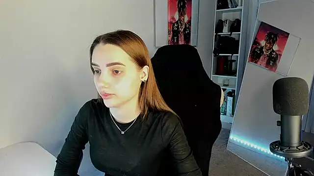  SilviaAbby   online show from February 4, 11:38 am