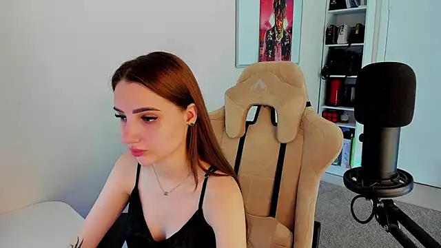   SilviaAbby   online show from March 15, 10:13 am