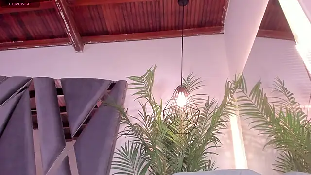 pamela-wells online show from March 4, 3:15 pm