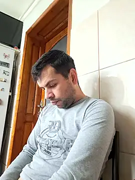 hornny1995 online show from January 15, 8:19 am