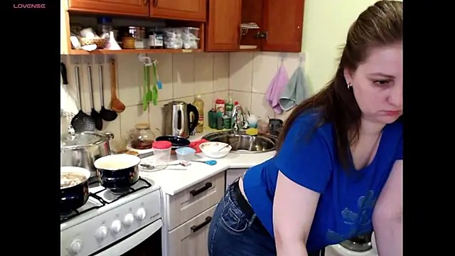 Sakura Green online show from March 18, 1:42 pm