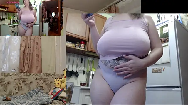 Sakura Green online show from October 12, 1:43 pm