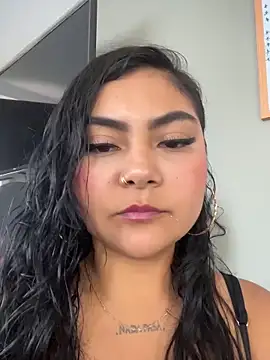 Snapshot of Juli_Walker chatting on May 6, 3:06 pm Juli Walker online show from May 6, 3:06 pm