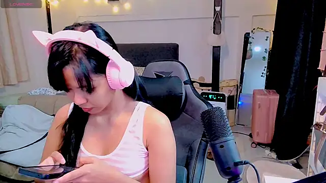 Kana G online show from February 10, 1:33 pm