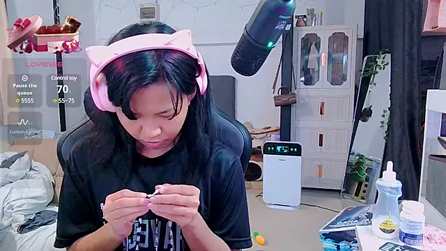 Kana G online show from February 17, 6:20 am