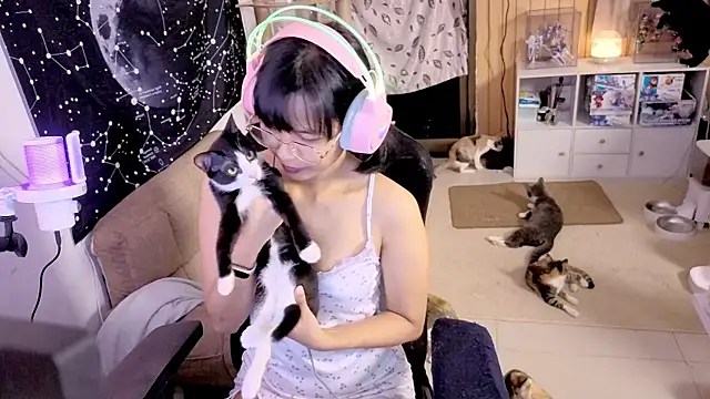 Kana G online show from September 21, 2:51 pm