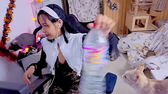 Kana G online show from October 31, 8:21 pm