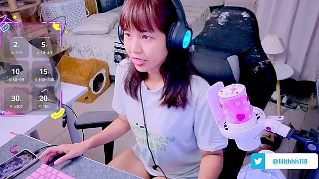 Kana G online show from May 7, 11:15 am