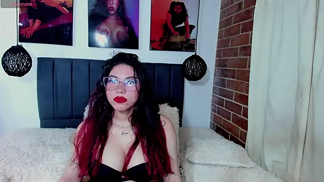 Snapshot of kyliejenner_hot chatting on May 12, 2:52 am kyliejenner hot online show from May 12, 2:52 am