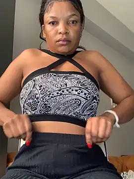 slimcateee online show from March 9, 7:01 am