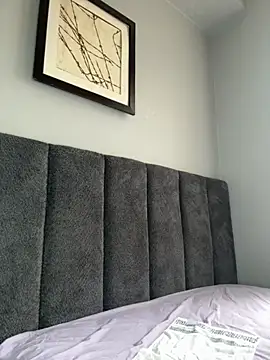 slimcateee online show from October 30, 6:04 am