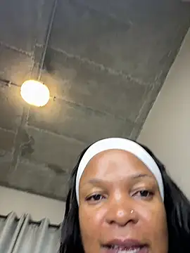 Snapshot of slimcateee chatting on April 7, 5:52 am slimcateee online show from April 7, 5:52 am