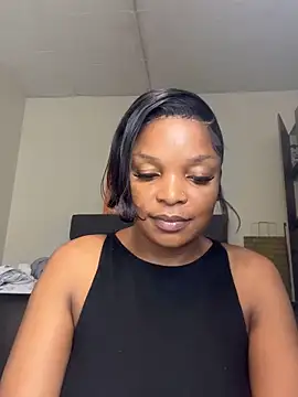 Snapshot of slimcateee chatting on May 4, 8:27 pm slimcateee online show from May 4, 8:27 pm