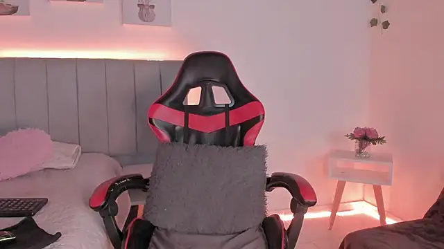  janiis online show from October 2, 12:28 am