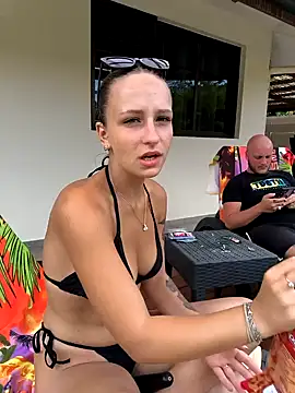 emma4xxx online show from February 8, 7:49 pm