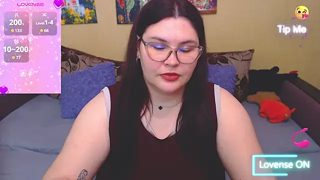JuliaKeln online show from May 18, 7:31 pm