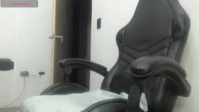 KittyKardy online show from December 6, 9:57 pm