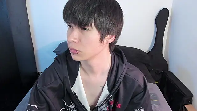 Snapshot of Aventure_Twinks chatting on March 29, 2:22 am Aventure Twinks online show from March 29, 2:22 am