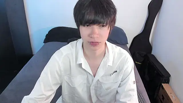 Snapshot of Aventure_Twinks chatting on April 23, 10:34 pm Aventure Twinks online show from April 23, 10:34 pm