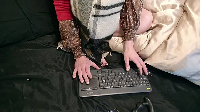 Prxscillia Tx online show from January 6, 4:54 pm