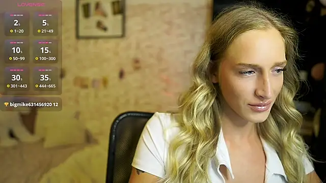 Nicolette  Shea  online show from October 27, 2:21 pm