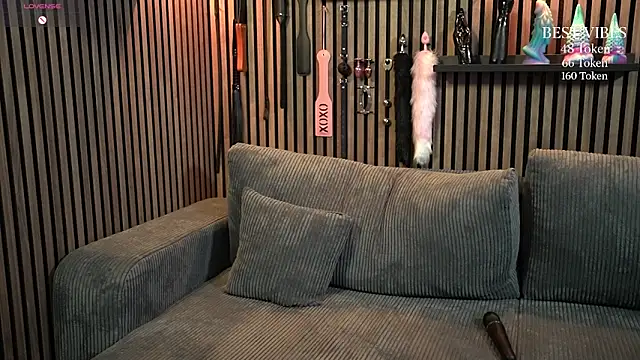 Snapshot of ClaraStylezZ chatting on October 18, 6:37 am ClaraStylezZ online show from October 18, 6:37 am