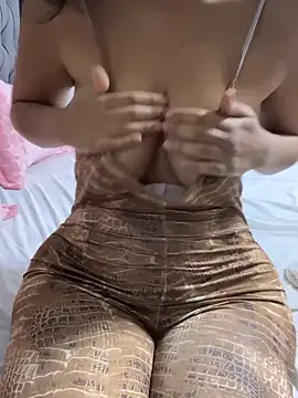 Isabellafantazy online show from December 11, 2:44 pm