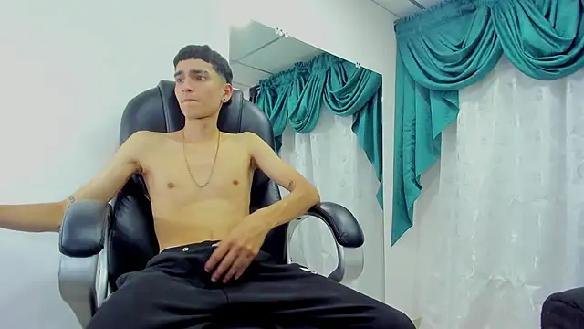 Ethan Booy online show from December 5, 12:52 am