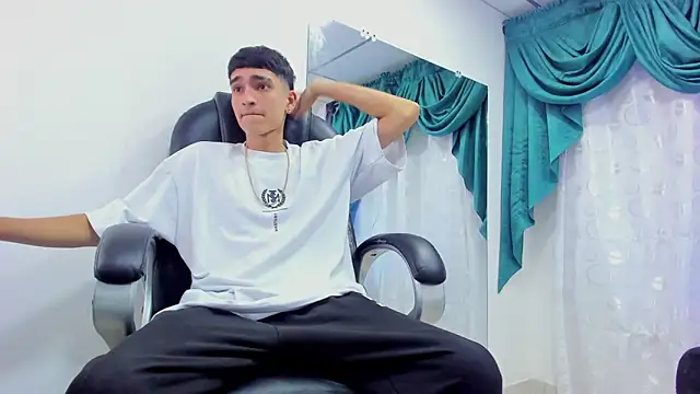Ethan Booy online show from December 10, 8:16 pm