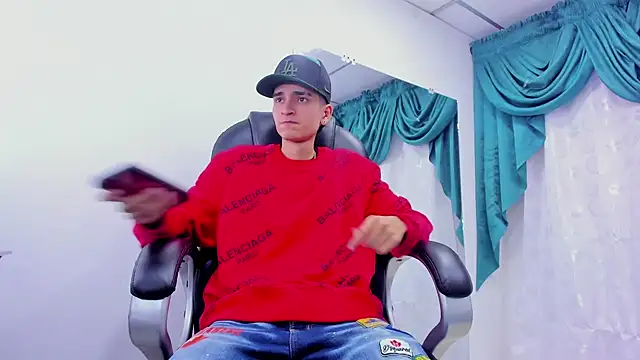 Ethan Booy online show from December 21, 7:38 pm