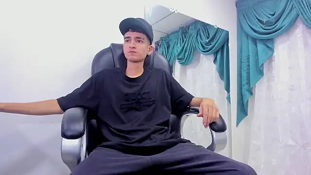 Ethan Booy online show from January 3, 8:54 pm