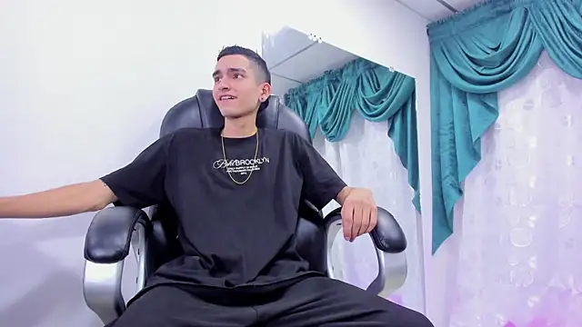 Ethan Booy online show from January 14, 9:09 pm