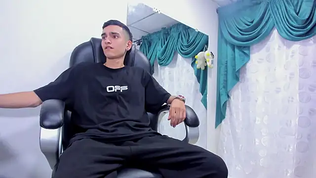 Ethan Booy online show from February 12, 10:04 pm