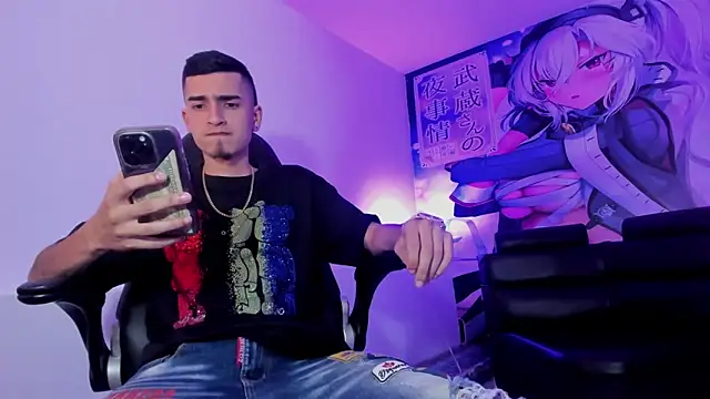 Ethan Booy online show from September 15, 10:10 pm