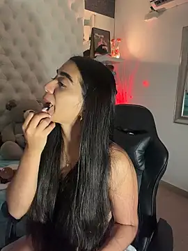 ZarahEvans online show from February 10, 7:40 pm