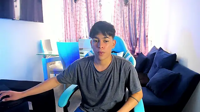 Snapshot of Franco_Rizzo_ chatting on February 3, 8:24 pm Franco Rizzo online show from February 3, 8:24 pm