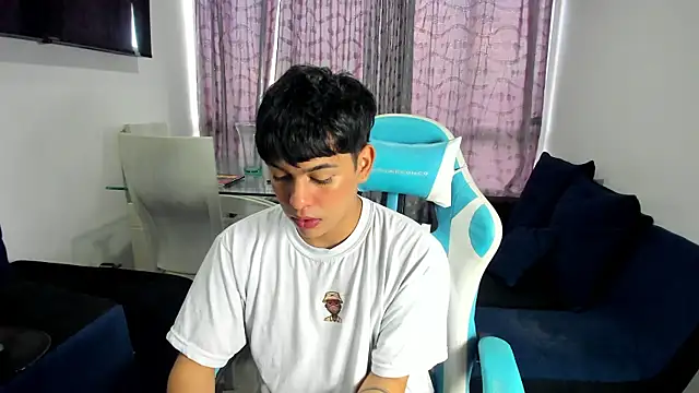 Snapshot of Franco_Rizzo_ chatting on February 23, 10:20 pm Franco Rizzo online show from February 23, 10:20 pm