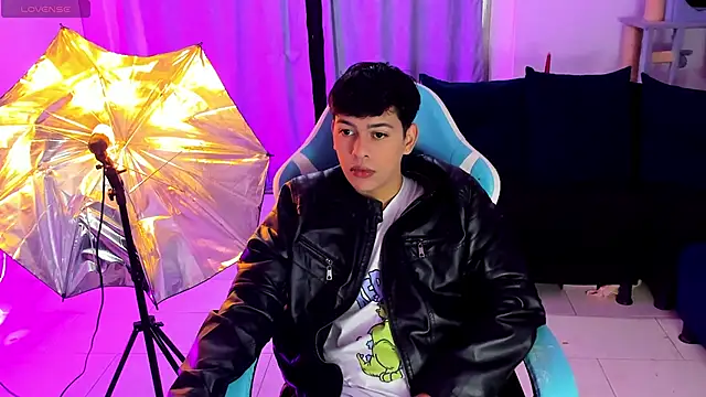 Snapshot of Franco_Rizzo_ chatting on November 24, 8:08 pm Franco Rizzo online show from November 24, 8:08 pm