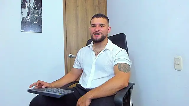 AndrewDiaz online show from September 25, 5:44 am