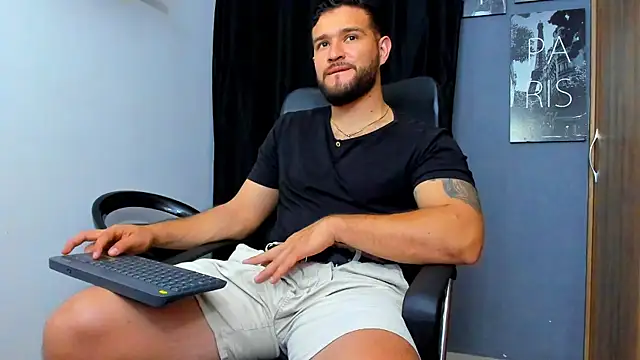 Snapshot of AndrewDiaz chatting on December 23, 6:22 am AndrewDiaz online show from December 23, 6:22 am